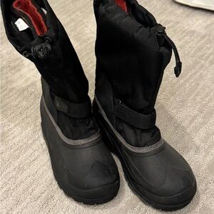 Kamik Insulated boots, Black and Red- EUC! Men’s size 7